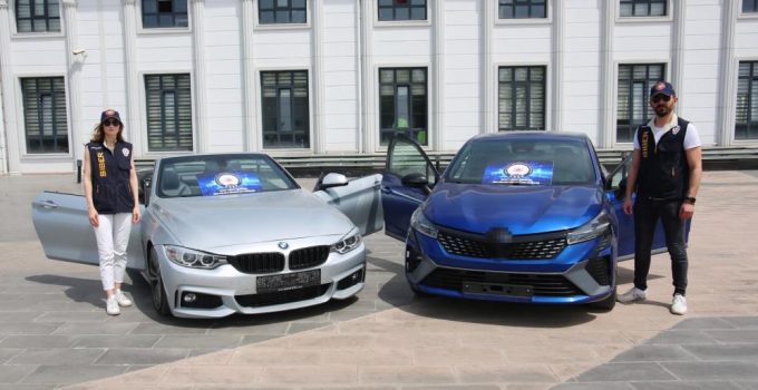 Sahte araç kiralama sitesiyle 122 kişiyi dolandırdılar
