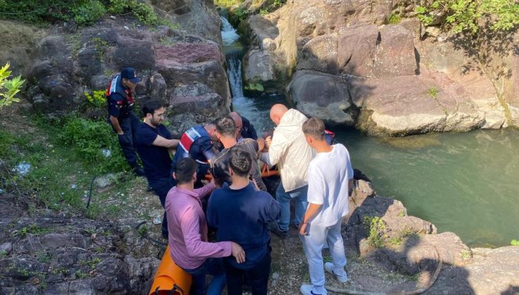 İzmit’te dereye giren Genç hayatını kaybetti