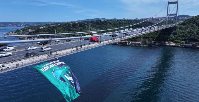 Kocaelispor Bayrağı, İstanbul Boğazı’nda