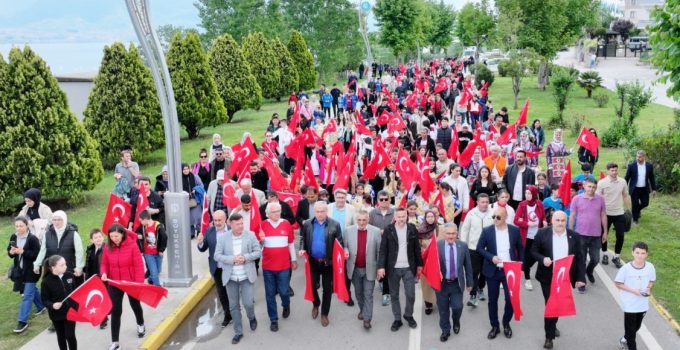 Derince’de 19 Mayıs Şölen Havasında Kutlanıyor