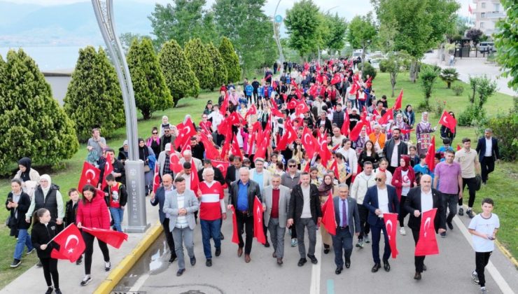 Derince’de 19 Mayıs Şölen Havasında Kutlanıyor