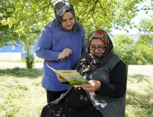 Başiskele’de Havva Teyze 70 Yaşında Okuma Yazma Öğreniyor