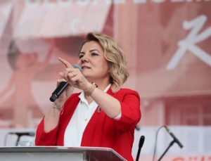 İzmit’le yarışıp, diğer ilçeleri üvey evlat görüyorlar