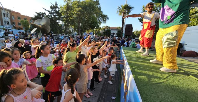 Karne Şenliği Coşkusu Anitpark’ı Doldurdu