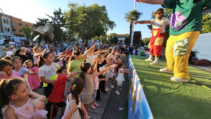 Karne Şenliği Coşkusu Anitpark’ı Doldurdu