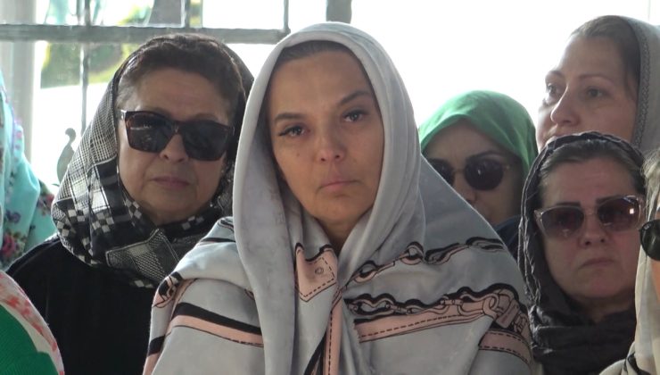 Demet Akalın,Gözyaşlarını Tutamadı