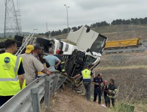 Gebze’de Karpuz Yüklü Tır Devrildi: 1 Ölü, 3 Yaralı