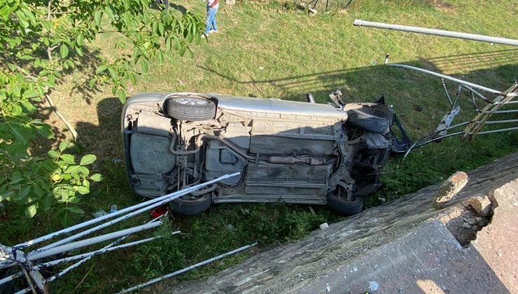 İzmit’te Takla Atan Otomobilden Burnu Bile Kanamadan Çıktı