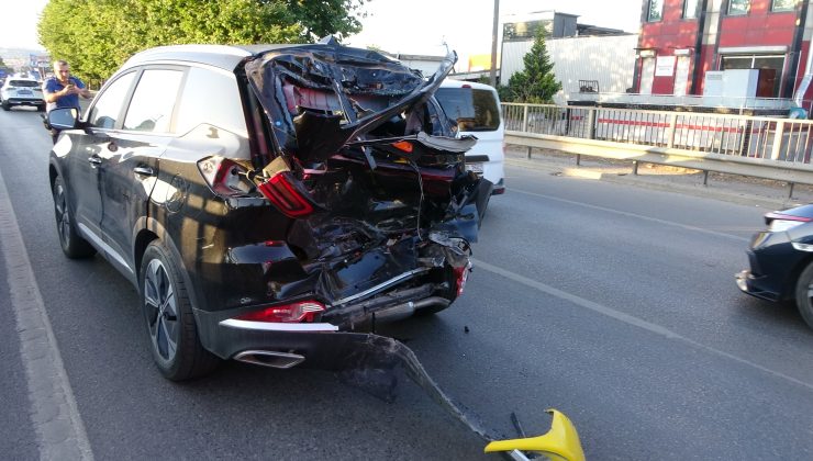 Ambalajı Bile Açılmamış Araca Kamyon Çarptı: Araç Hurdaya Döndü, Sürücü Yaralandı
