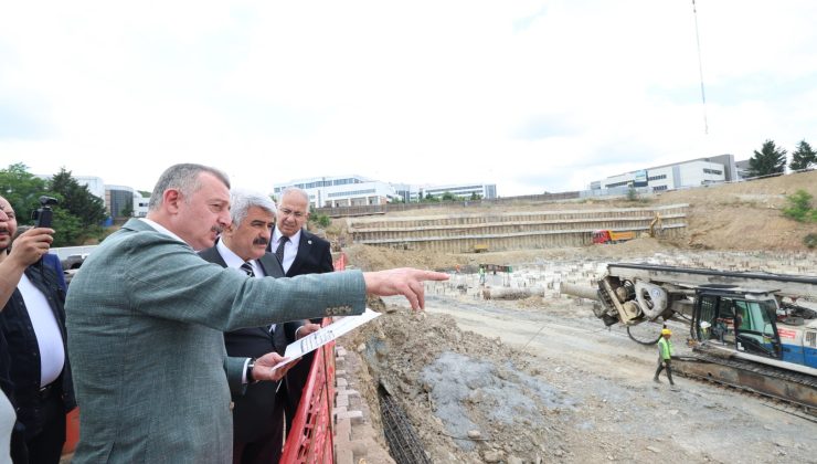 Büyükakın, KOÜ Camii ve Otopark inşaatını inceledi