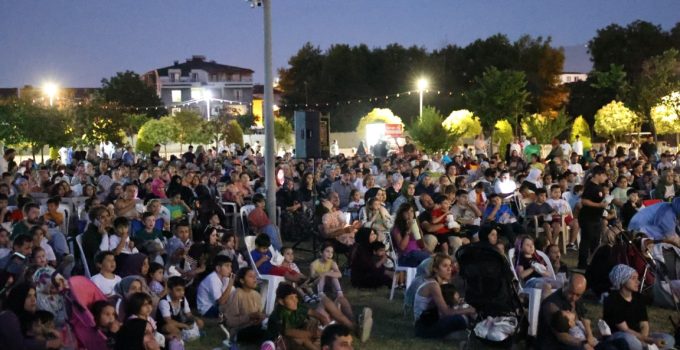 Kartepe’de Açık Hava Sinema Keyfi Başladı