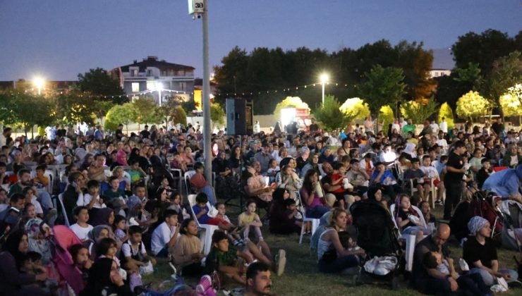 Kartepe’de Açık Hava Sinema Keyfi Başladı