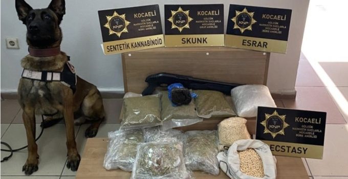 9 Bin 900 Ecstasy Hap Ele Geçirildi