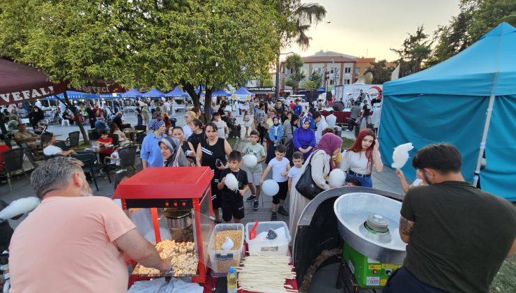 15. Yaz Şenliği Gölcük Anıtpark’ta Başladı