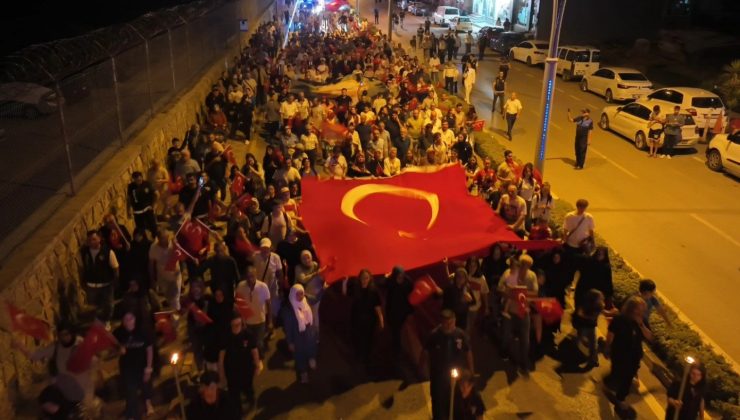 Gölcük, 15 Temmuz Destanı İçin Yine Dimdik Ayakta