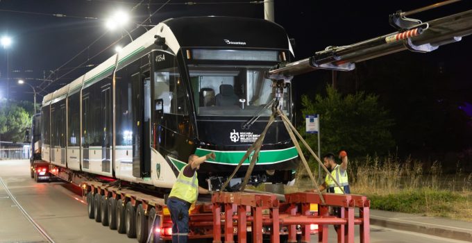 8’inci tramvay konforlu ulaşım ailesine katıldı