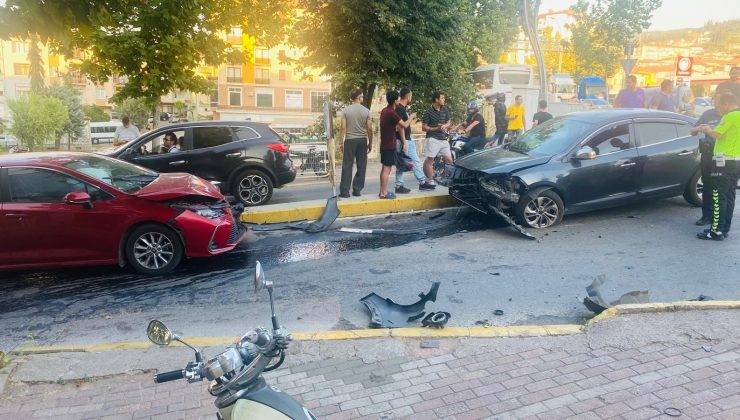 Karamürsel’de Trafik Kazası: Motosiklet Sürücüsü Yaralandı
