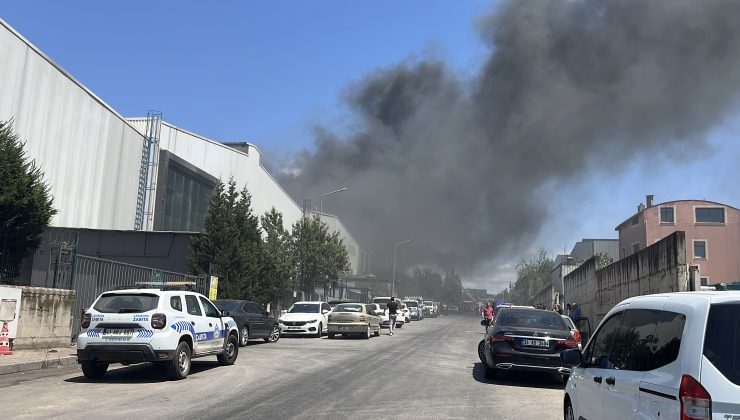 Çayırova’da Plastik Varil Fabrikasında Korkutan Yangın