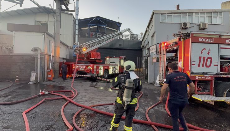 Gebze’de demir çelik fabrikasında yangın paniği