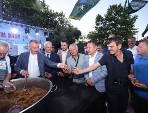 Başkan Büyükakın 23. Helva Şöleni’nde Kazanı Açtı, İlk Helvaları Dağıttı