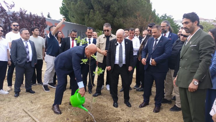 Ümit Özdağ: “Suriyelileri ve Afganları ülkelerine geri göndereceğiz”