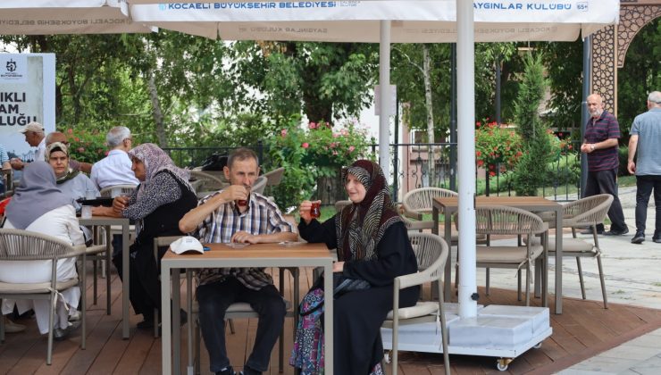 Saygınlar Kulübü 45 Yıllık Evli Çifte İkinci Bir Yuva Oldu