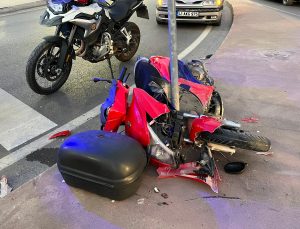 İzmit’te Motosiklet Kazası: 1’i Ağır 2 Yaralı