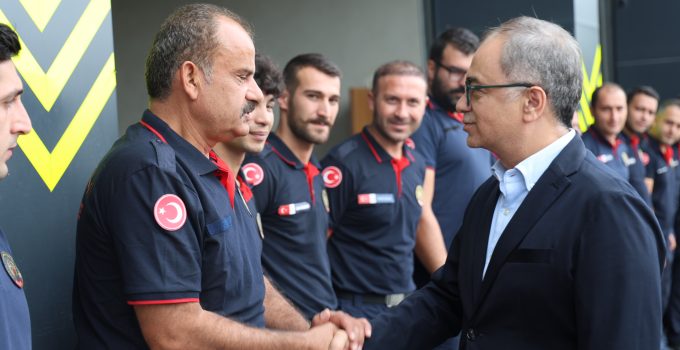 Baraçlı’dan itfaiyecilere moral ziyareti
