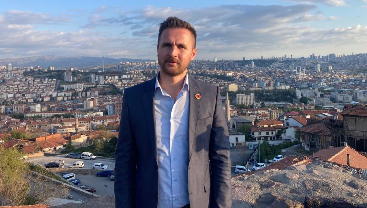 Eşine silah çeken İzmit Yassıbağ Muhtarı Görevden Uzaklaştırıldı