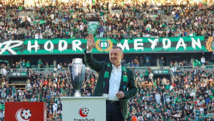 Büyükakın’dan Kocaelispor’a Destek Mesajı!