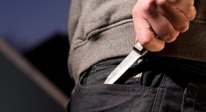 İzmit’te Bıçaklı Saldırı: 19 Yaşındaki Genç Hayatını Kaybetti