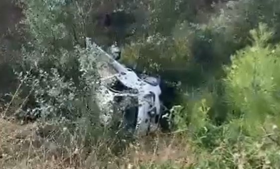 İzmit’te Araç Dereye Uçtu: 1 Yaralı
