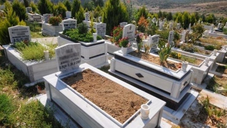Polis, Babasının Mezarında İntihara Kalkıştı