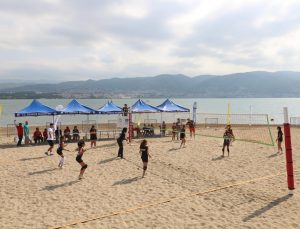 Harikalar Sahili’nde Voleybol Şöleni