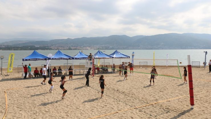 Harikalar Sahili’nde Voleybol Şöleni