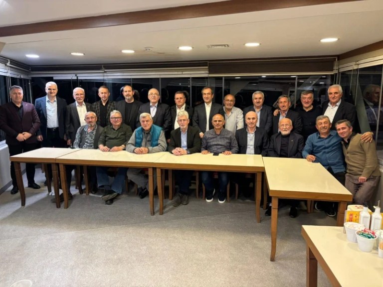 Eski AK Partili belediye başkanları yıllar sonra buluştu