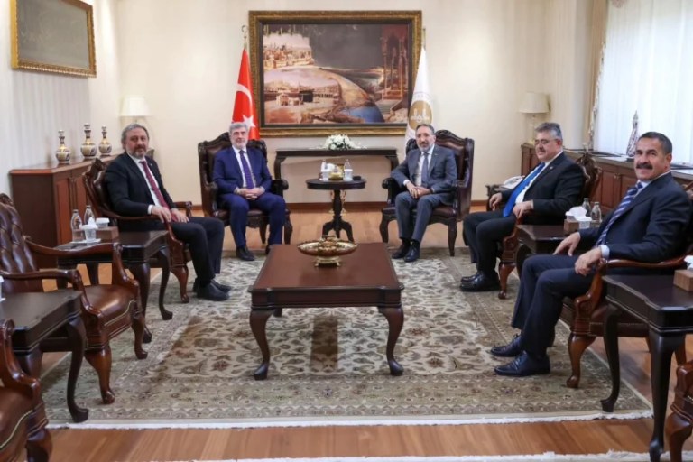 Milletvekillerinden Diyanet İşleri Başkanı’na anlamlı ziyaret