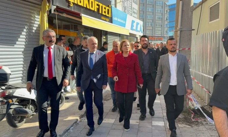 Gebze’de Bina Çöktü, CHP Heyeti İnceleme Yaptı!
