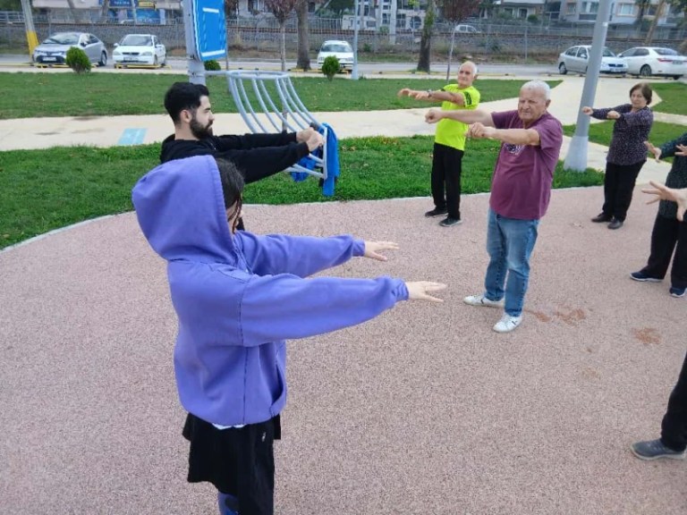 Yaşlılar Aktif Yaşamla Sağlıklı ve Mutlu Günler Geçiriyor