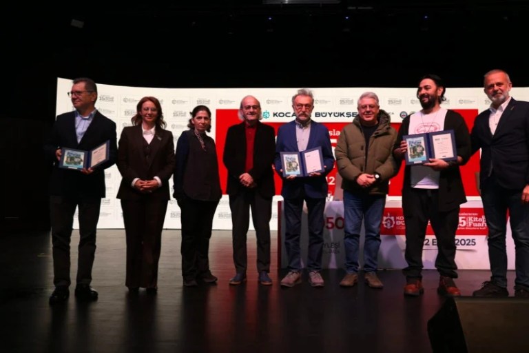 Şehrengiz kitabı kitap fuarında ilgiyle tanıtıldı