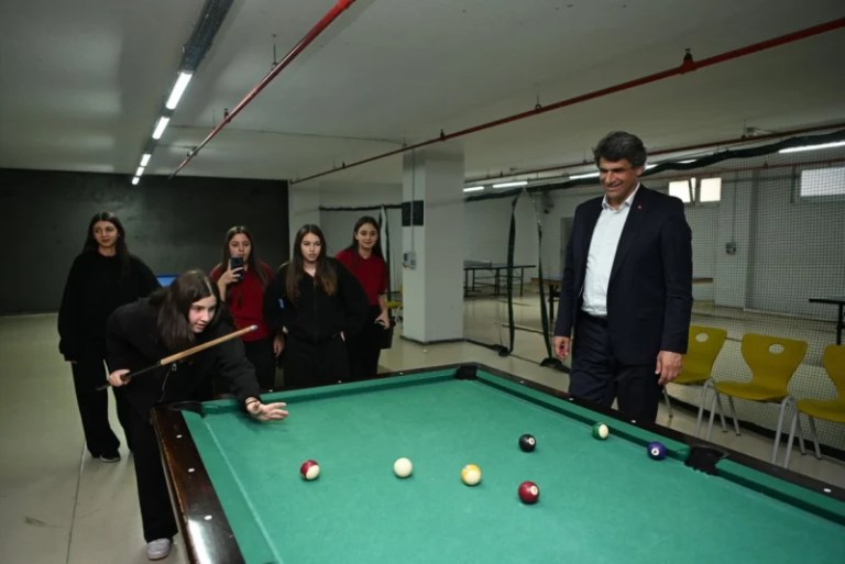 Başkan Kocaman, Kartepe Genç Akademi’de Gençlerle Buluştu!