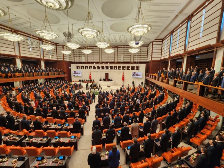 Üniversite Öğrencilerine ÖTV’siz Cihaz Müjdesi!