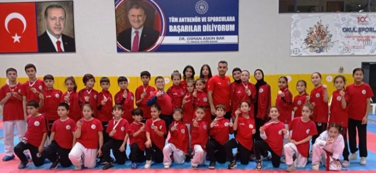 Körfez’in genç karatecileri Kartepe’de madalya yağmuruna tutuldu!