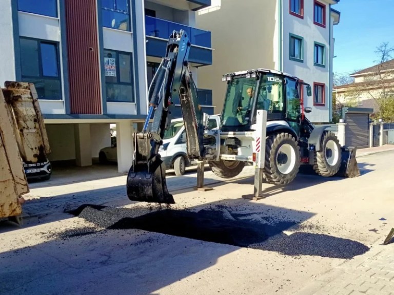 Körfez’de Yol İyileştirme Çalışmaları Sürüyor!