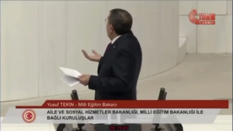 Meclis’te Gerginlik: Bakan Tekin’e Muhalefet Engeli!