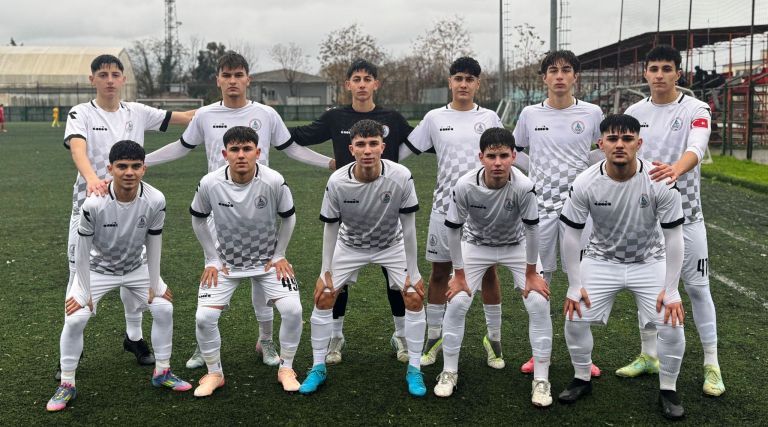 Körfez Gençlerbirliği Futbolda Fırtına Gibi Esiyor!
