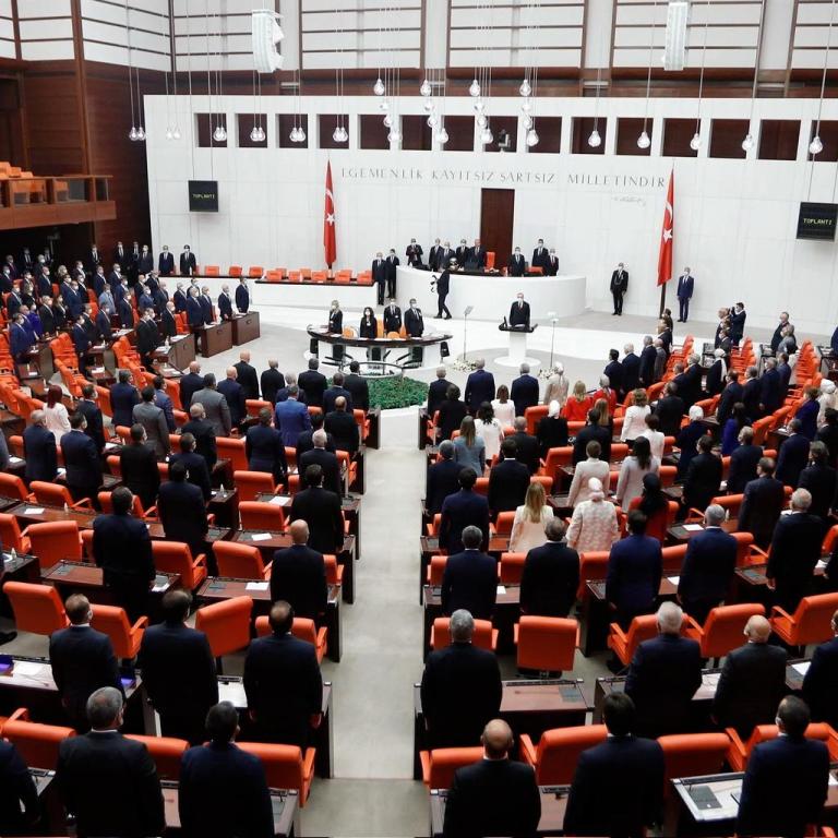 AKP’den Emekli Maaşlarına Zam Hamlesi!