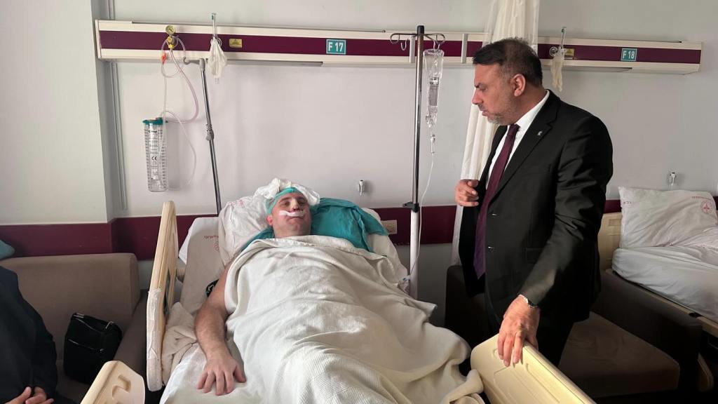 AK Parti Darıca’dan Hastane Ziyareti