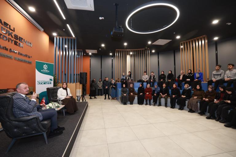 Başkan Büyükakın yeni yılı gençlerle karşıladı