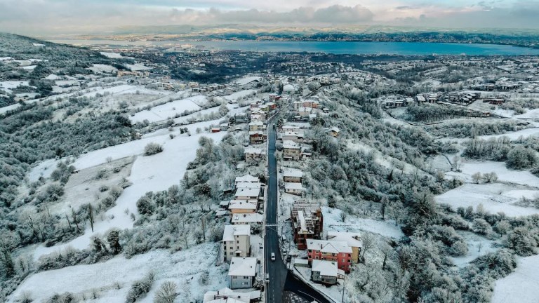 Kocaeli’de Kar Yağışı İlçeleri Beyaza Bürüdü!